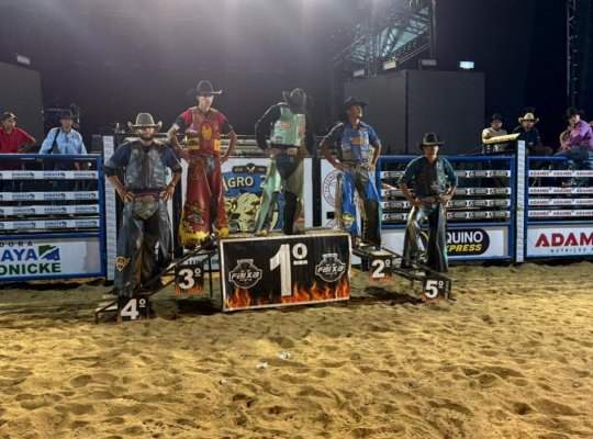 cowboys_brilham_na_arena_e_encerram_com_chave_de_ouro_o_1o_bodoquena_rodeio_festival